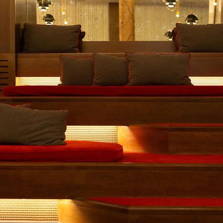 Hyatt Centric Gran Via Madrid Hotel Kültér fotó The interior of the lounge
