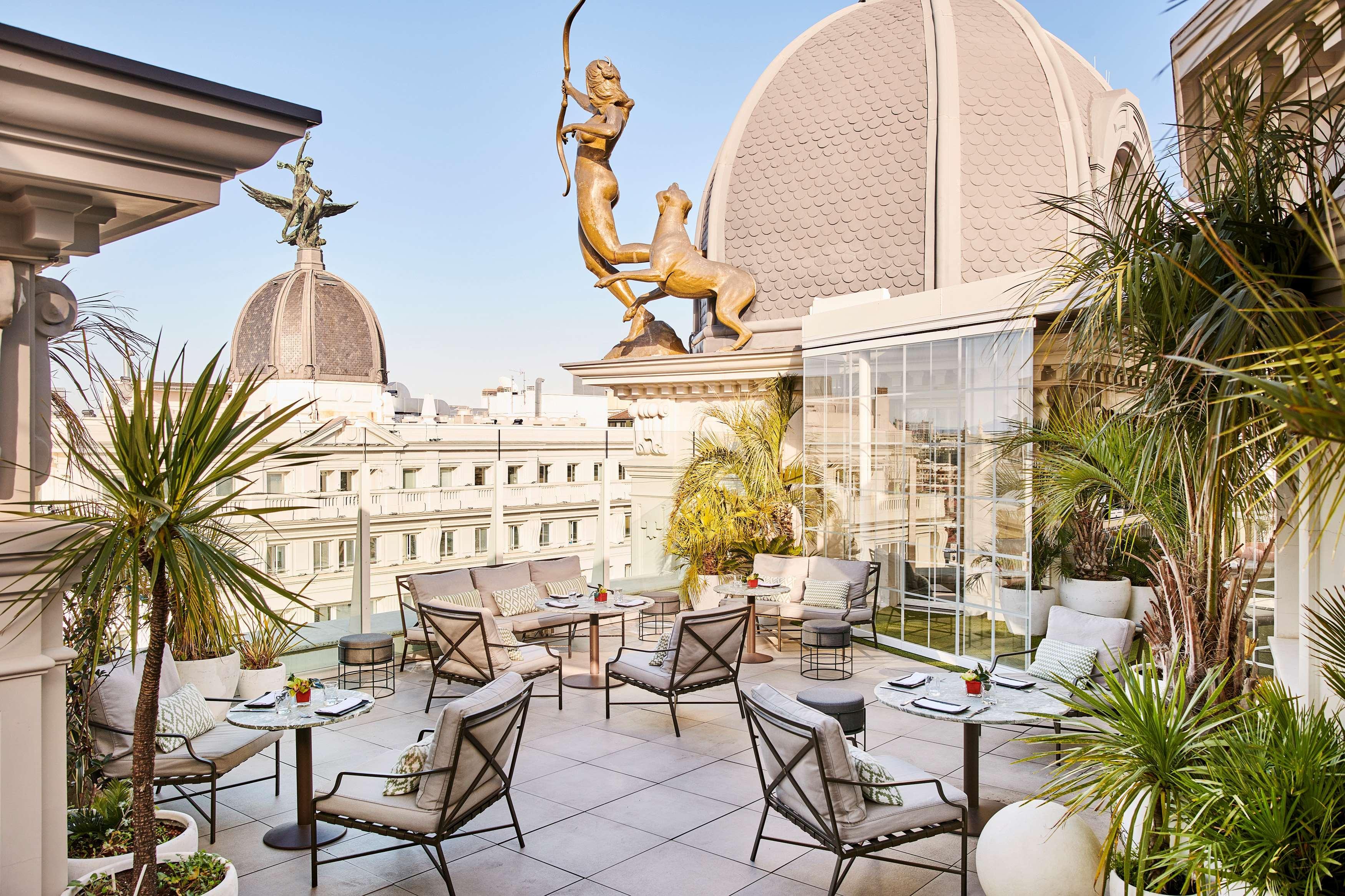 Hyatt Centric Gran Via Madrid Hotel Kültér fotó The Terrace at The Dorchester