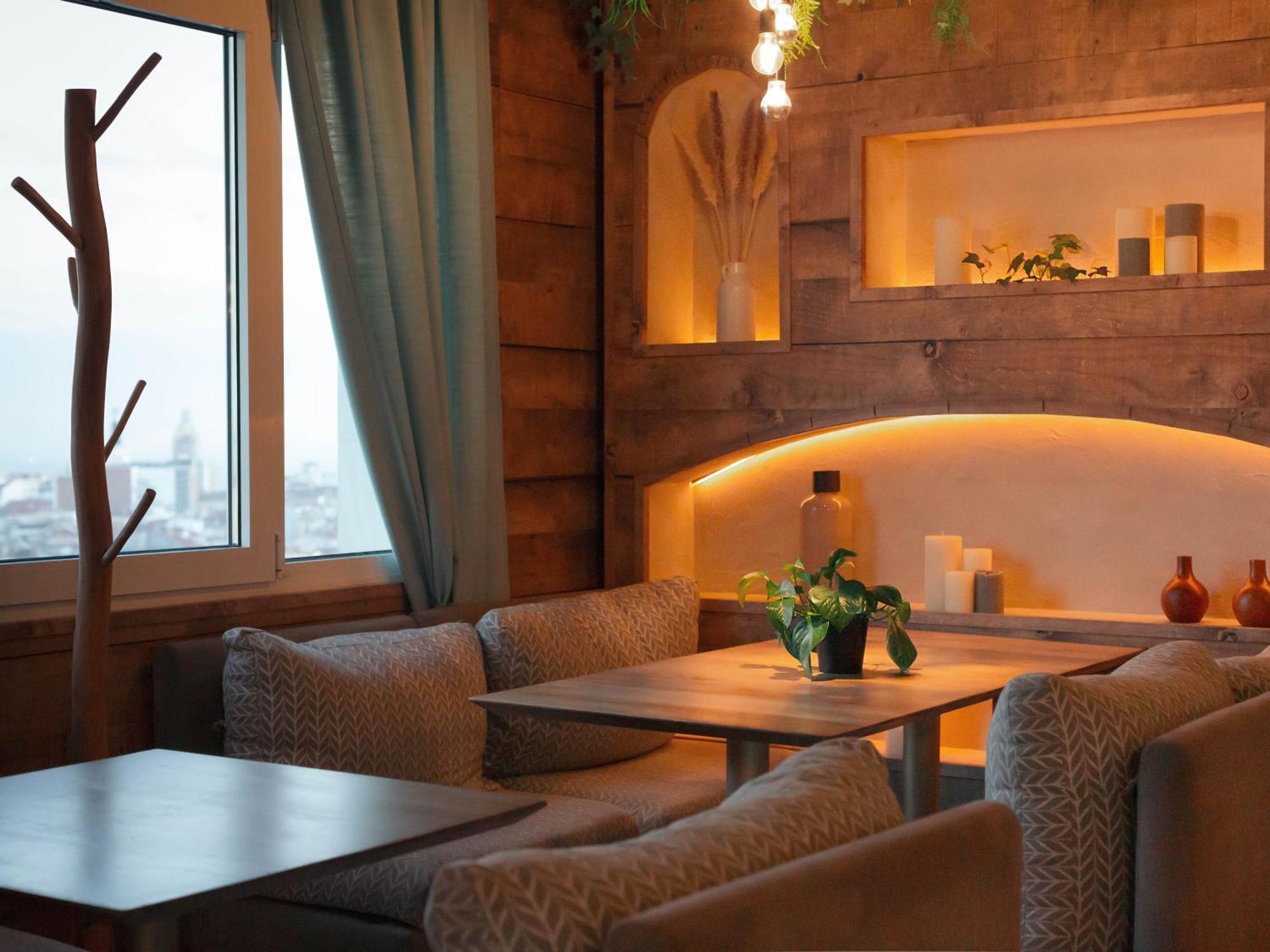 Hyatt Centric Gran Via Madrid Hotel Kültér fotó Interior of a sauna