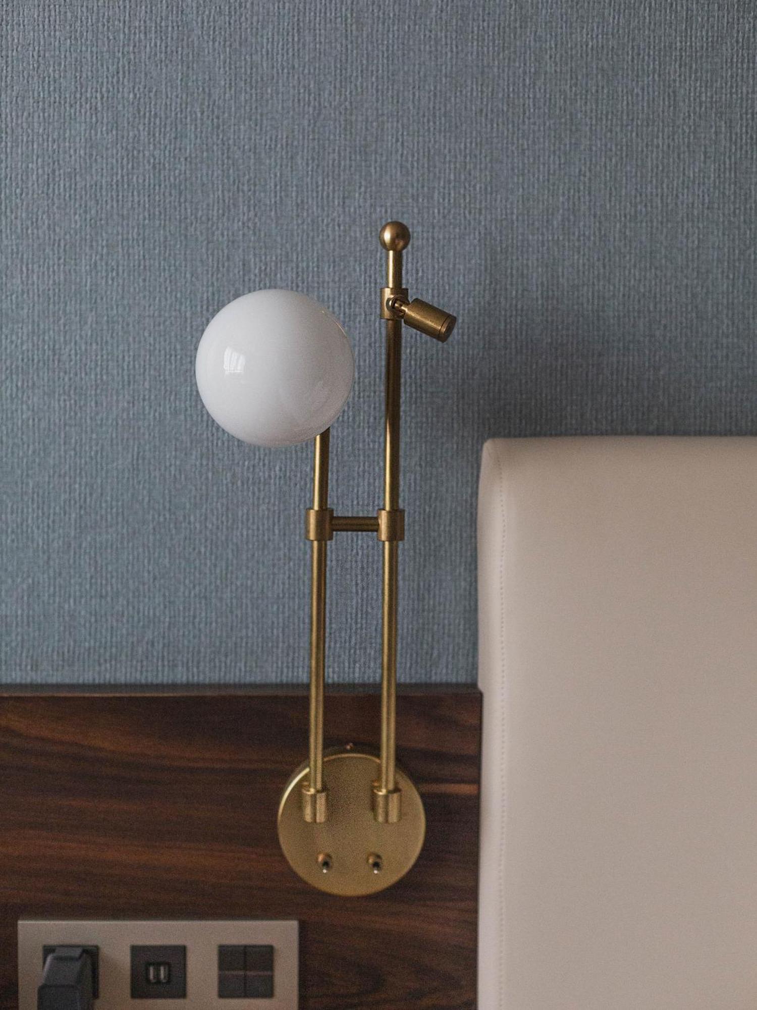 Hyatt Centric Gran Via Madrid Hotel Kültér fotó A table lamp